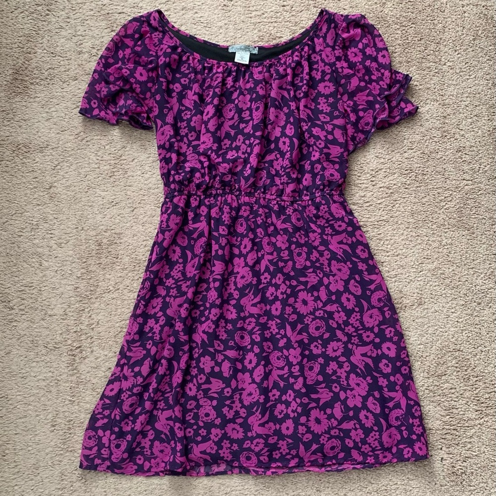 Flutter sleeve dress